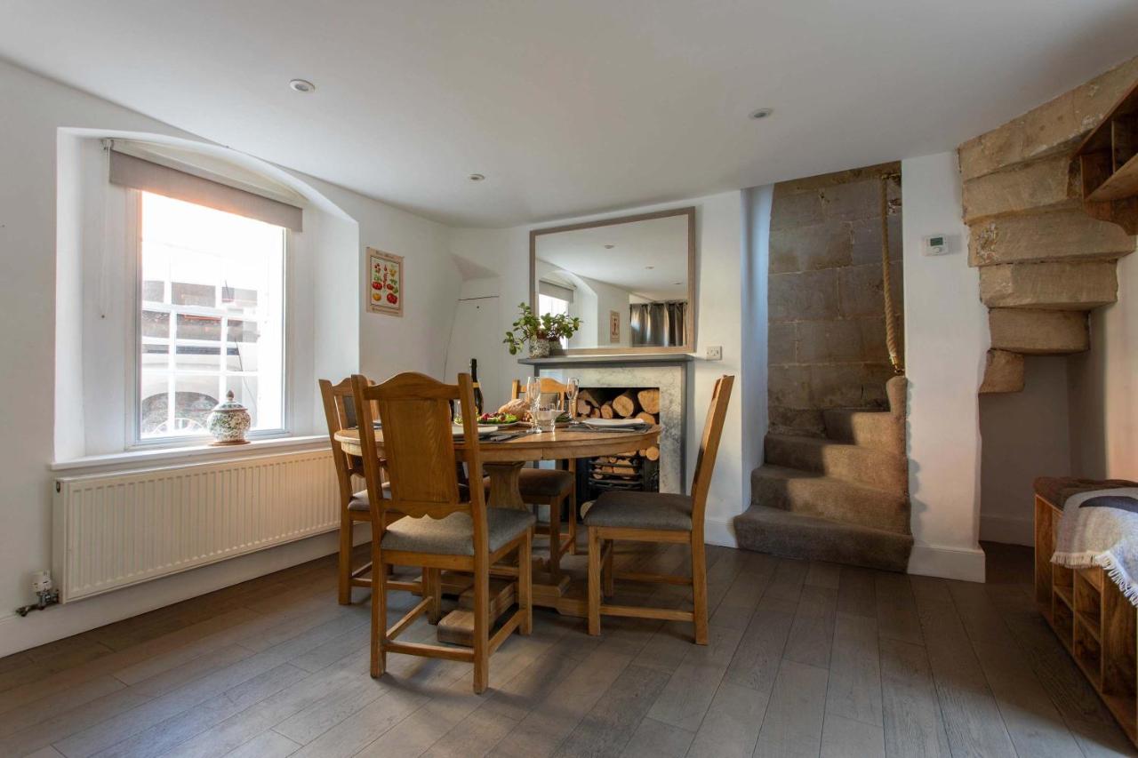 Charming 18th century cottage - central - parking