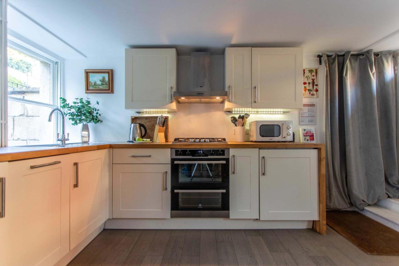 Charming 18th century cottage - central - parking - 2