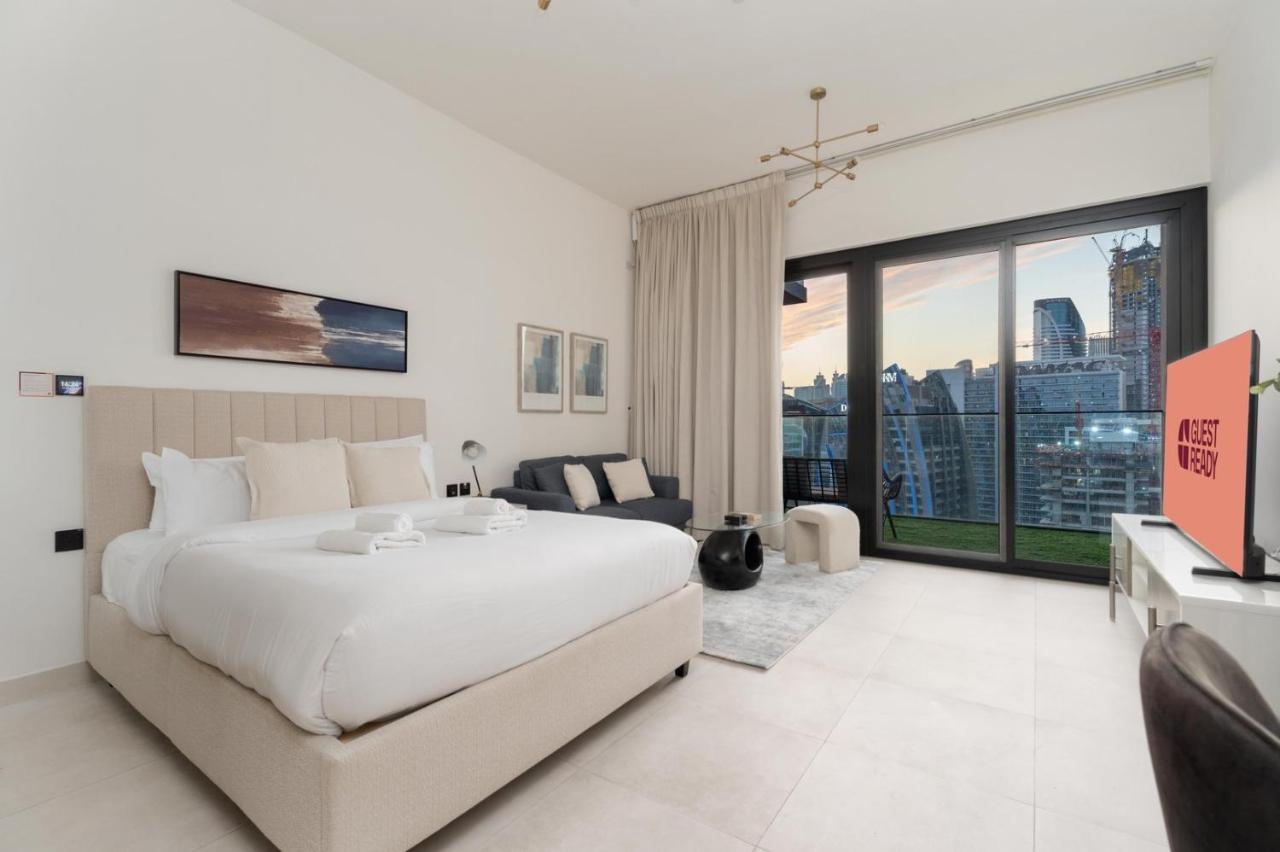 GuestReady - Studio l Partial Burj Khalifa View - 5