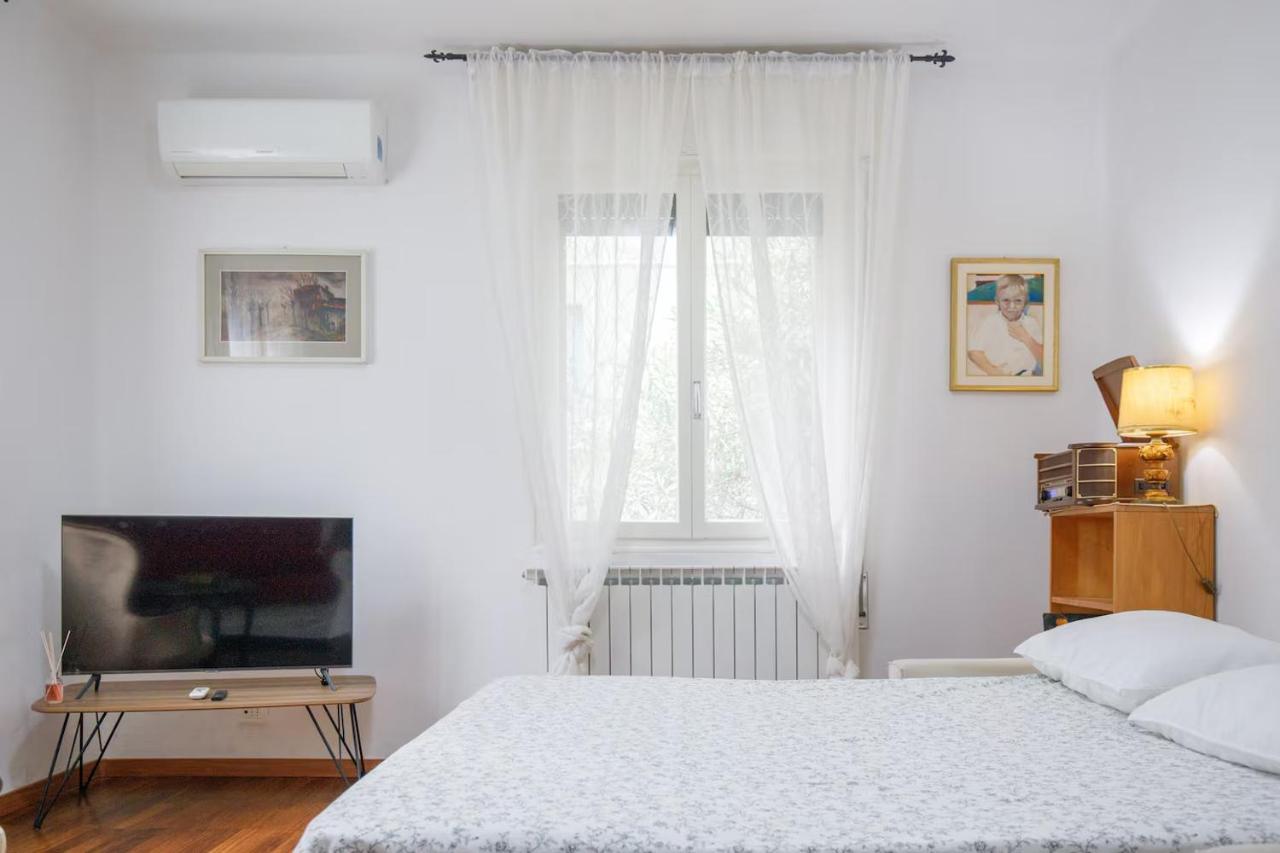 Apartment with Free Parking Easy Access to Venice - 5