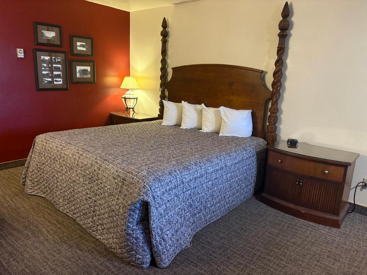 Clover Creek Inn — photo 16