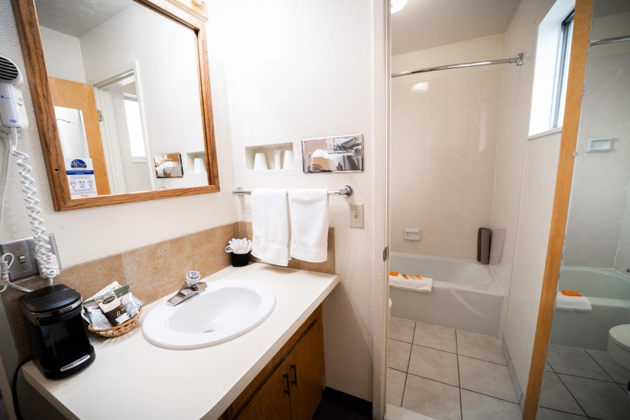 Clover Creek Inn — photo 17