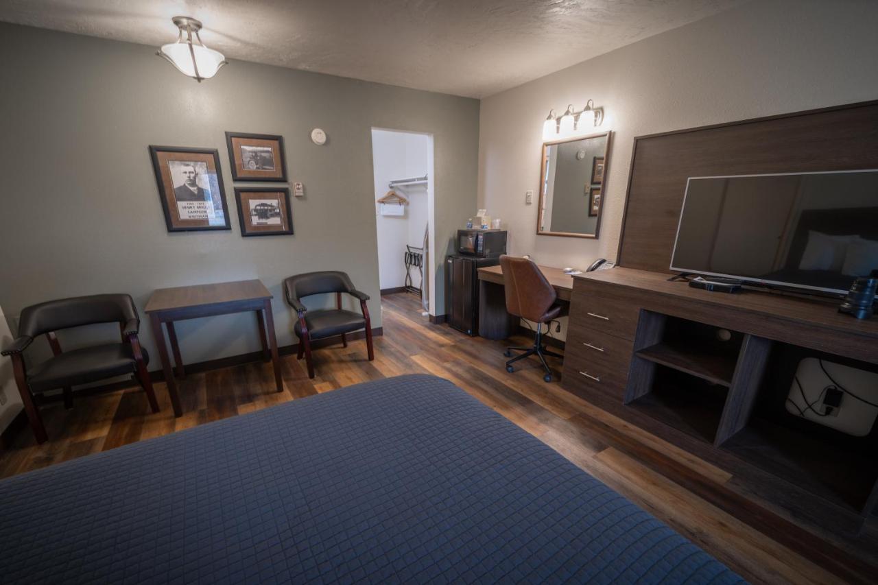 Clover Creek Inn — photo 22