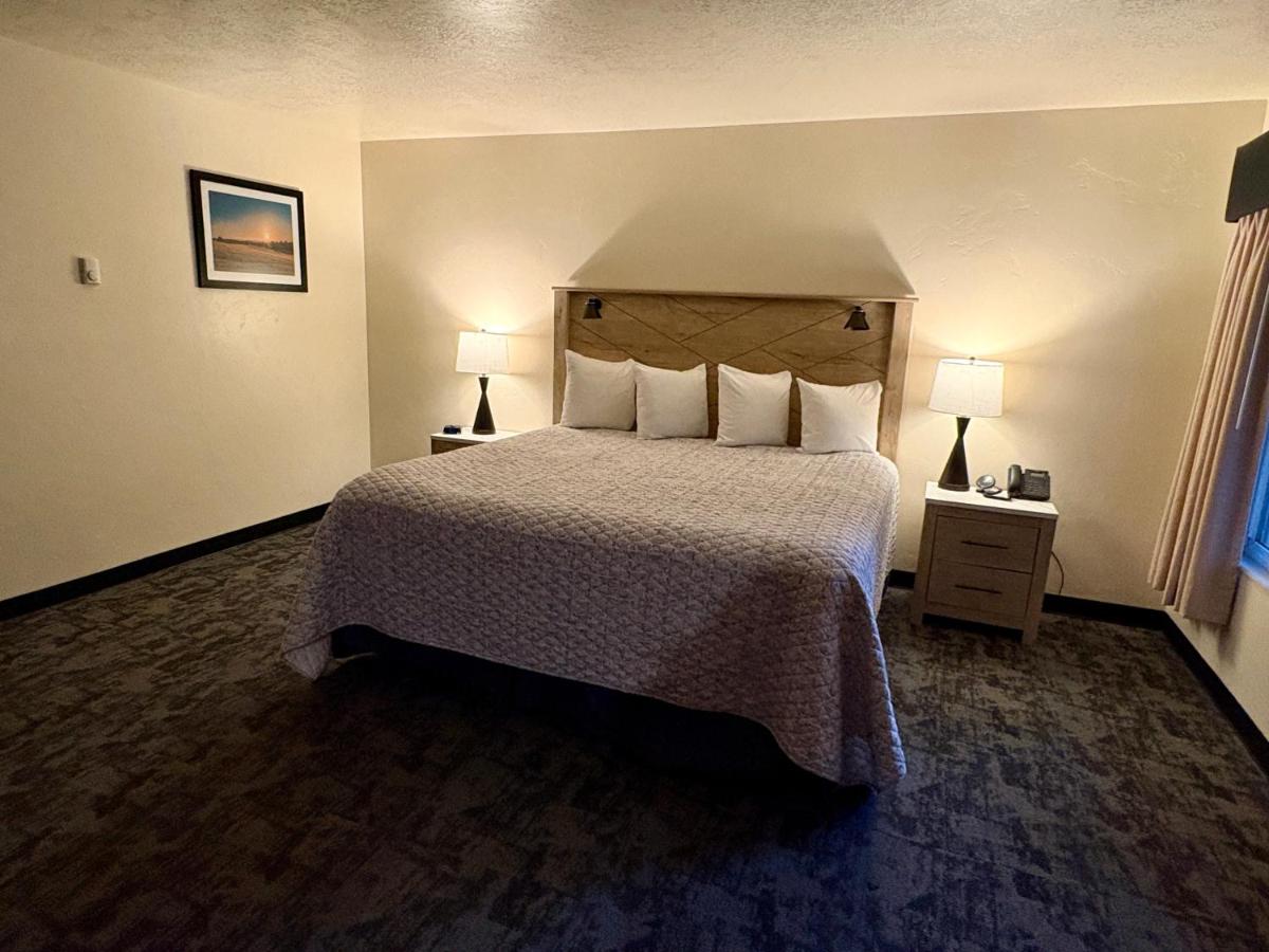Clover Creek Inn — photo 24