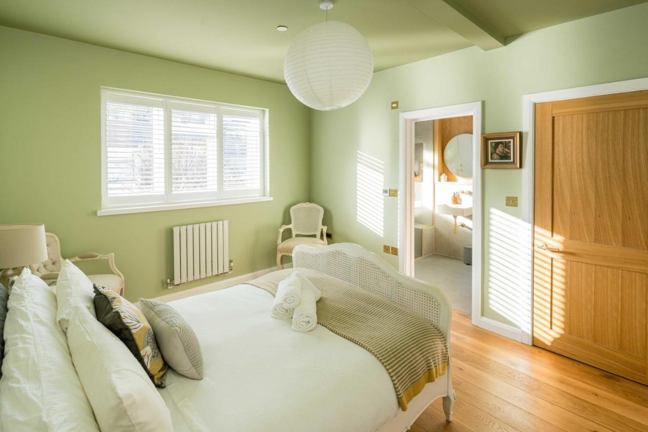 4BD Townhouse w/ Garden for 8 Adults & 4 Children - 4