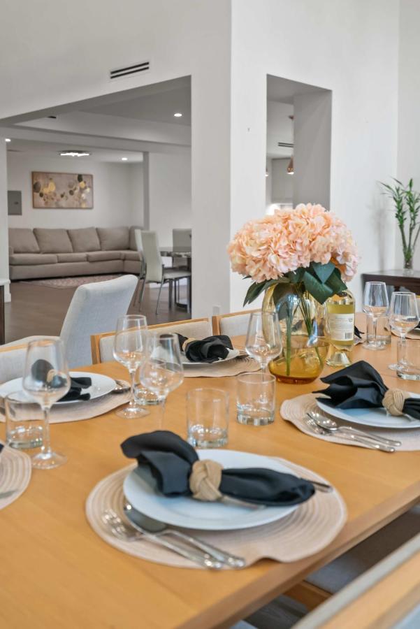 New Listing Valley Bungalow by Colby & Conrad - 5