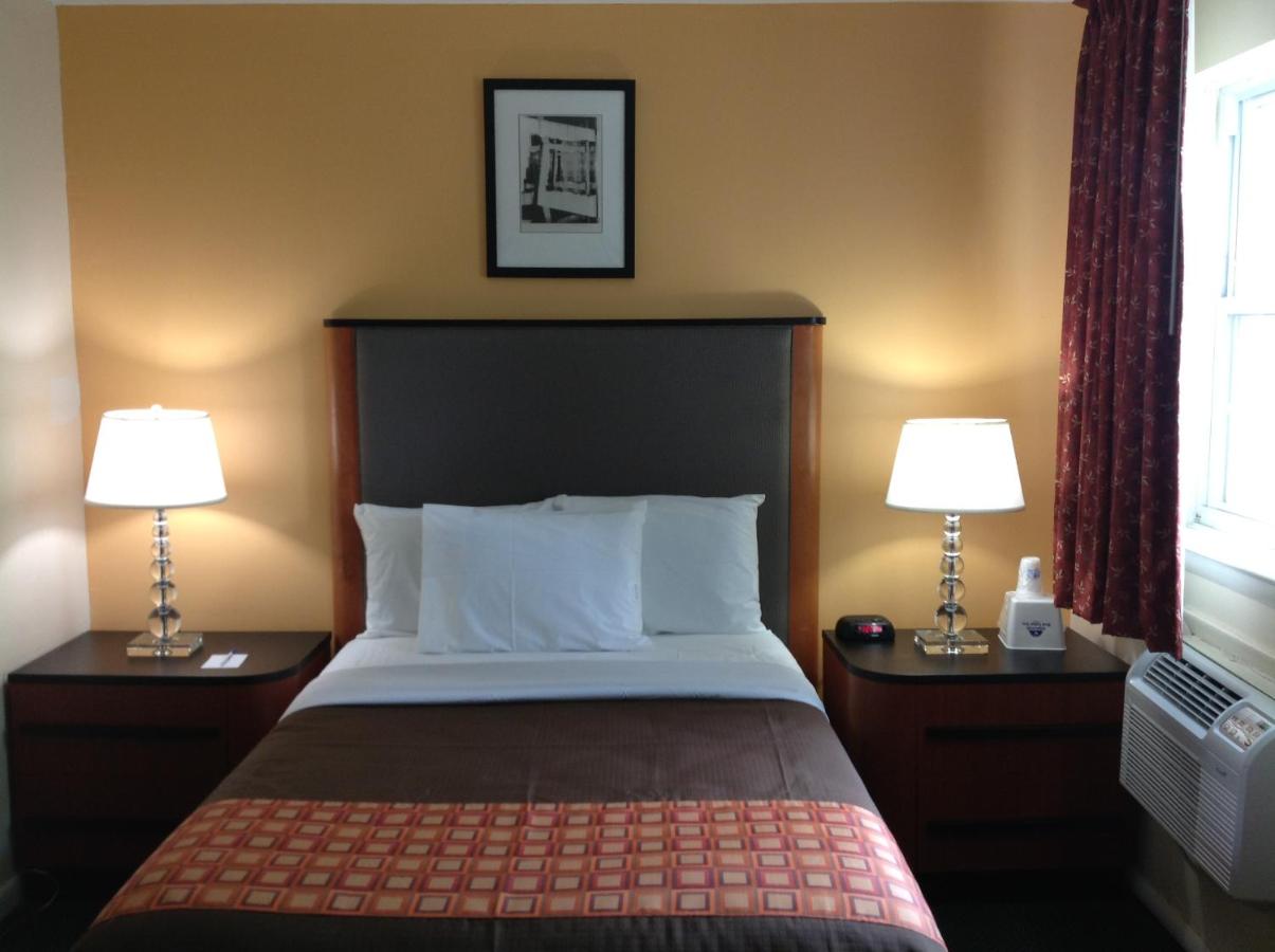 Media Inn & Suites — photo 18