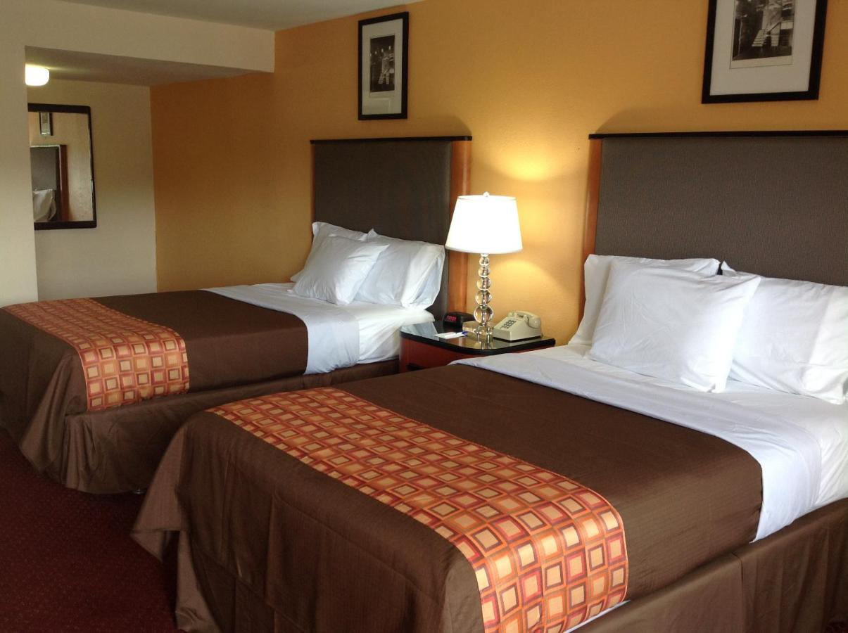 Media Inn & Suites — photo 17