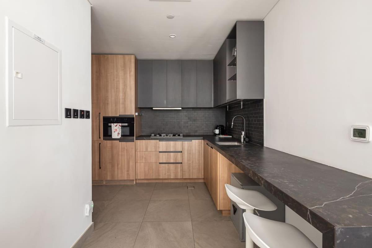 Frank Porter - DT1 Tower - 5