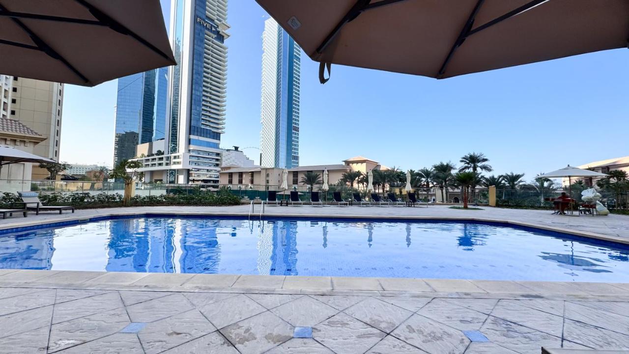 JBR Studio - Steps to Beach & Marina Walk - Pool & Gym - 4