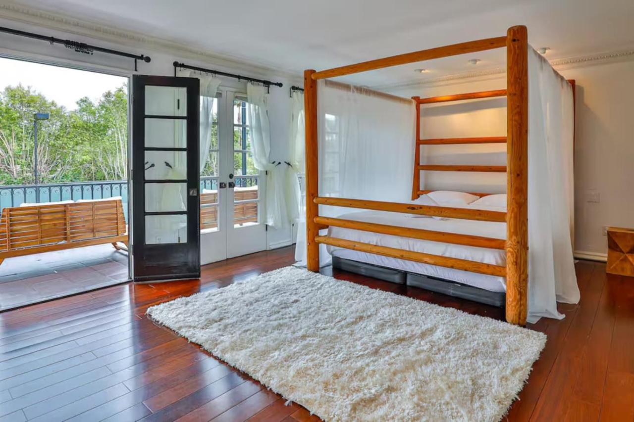 Sherman Oaks Tennis Estate with Pool + Spa - 2