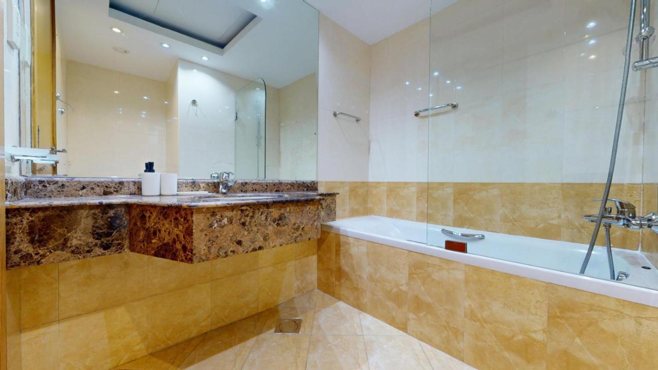 Vacationer Holiday Homes l Cozy 1 Bed l Partial Sea View l Prime Location - 3