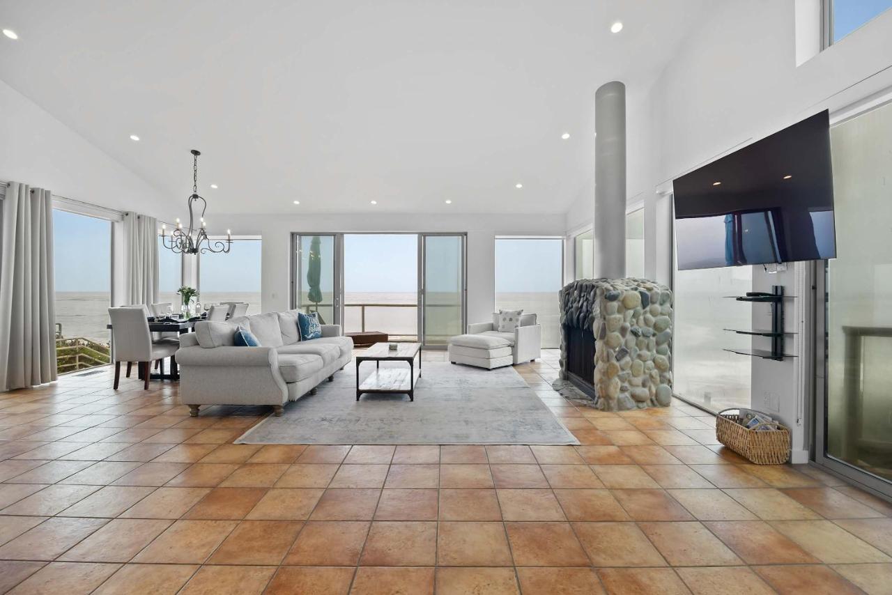 New Listing Beachfront Retreat by Colby & Conrad - 3