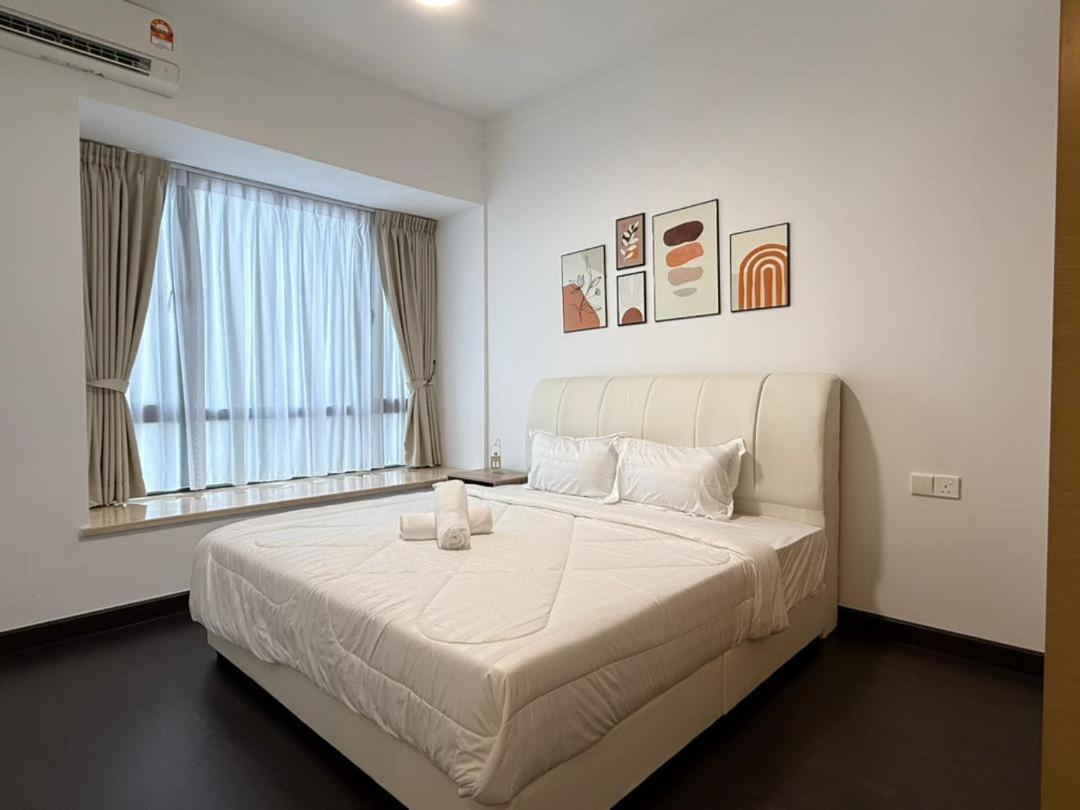 B2133A09 R&F Princess Cove 2BR Sea View JB Central - 2