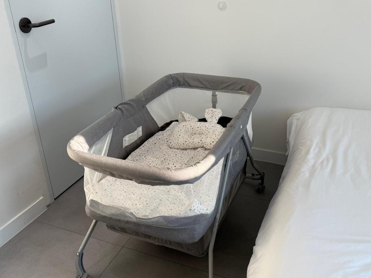 HongDae 6min walk #3BD 2BA #Baby crib #8 Queen beds #family-friendly - 3