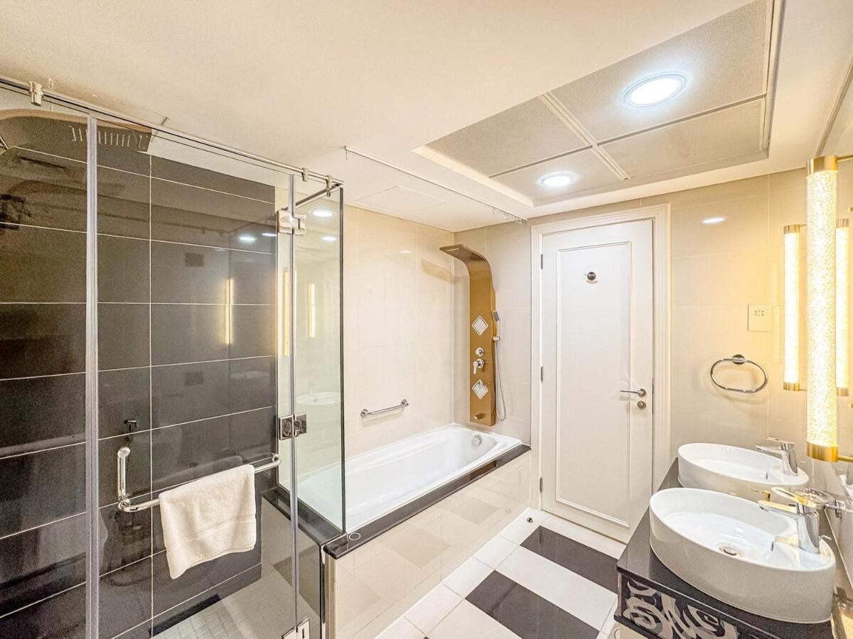 Damac Maison Mall Street LARGE 2BR I Full Burj Views I Connects Dubai Mall - 3