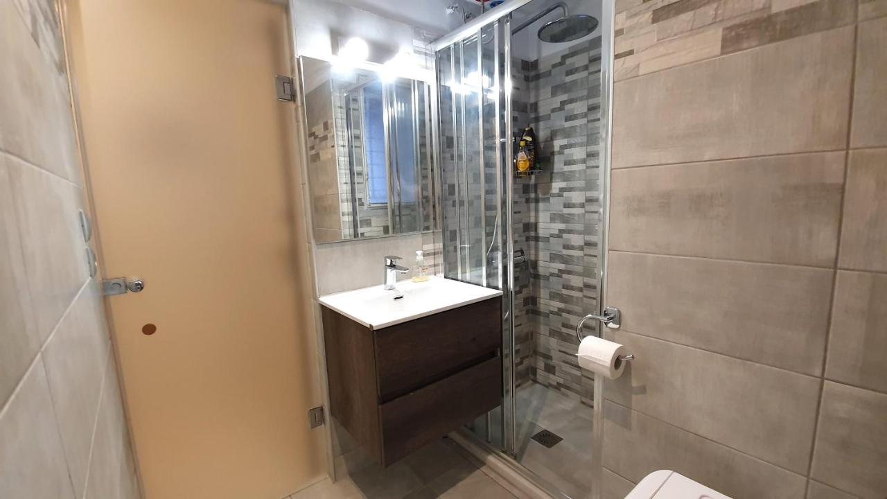 Cozy Apartment in the Heart of Athens 8-1 - 3