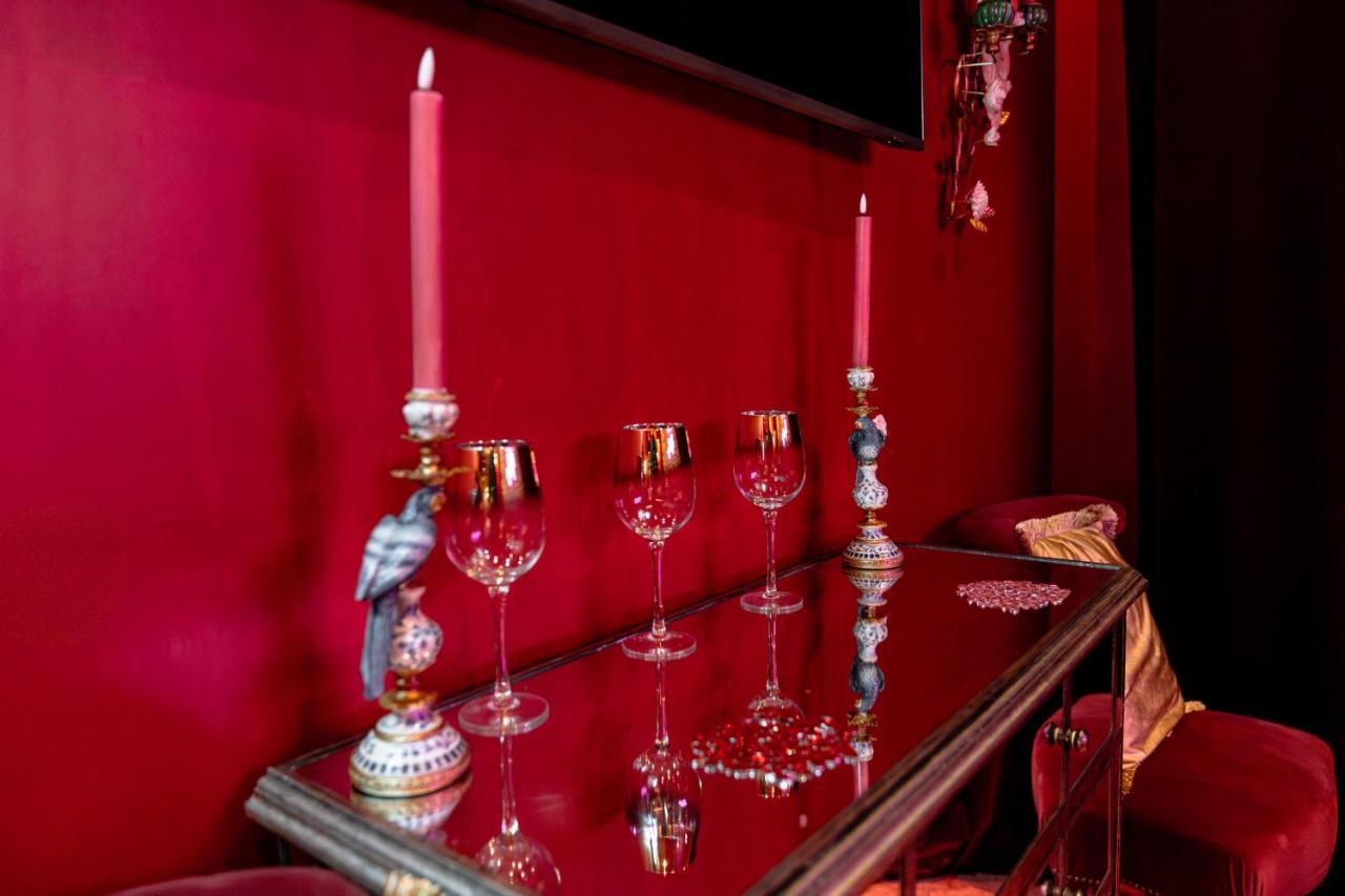 Suite Jacuzzi & Sauna privatifs - Paris - Or Norme By Le Douze - 4