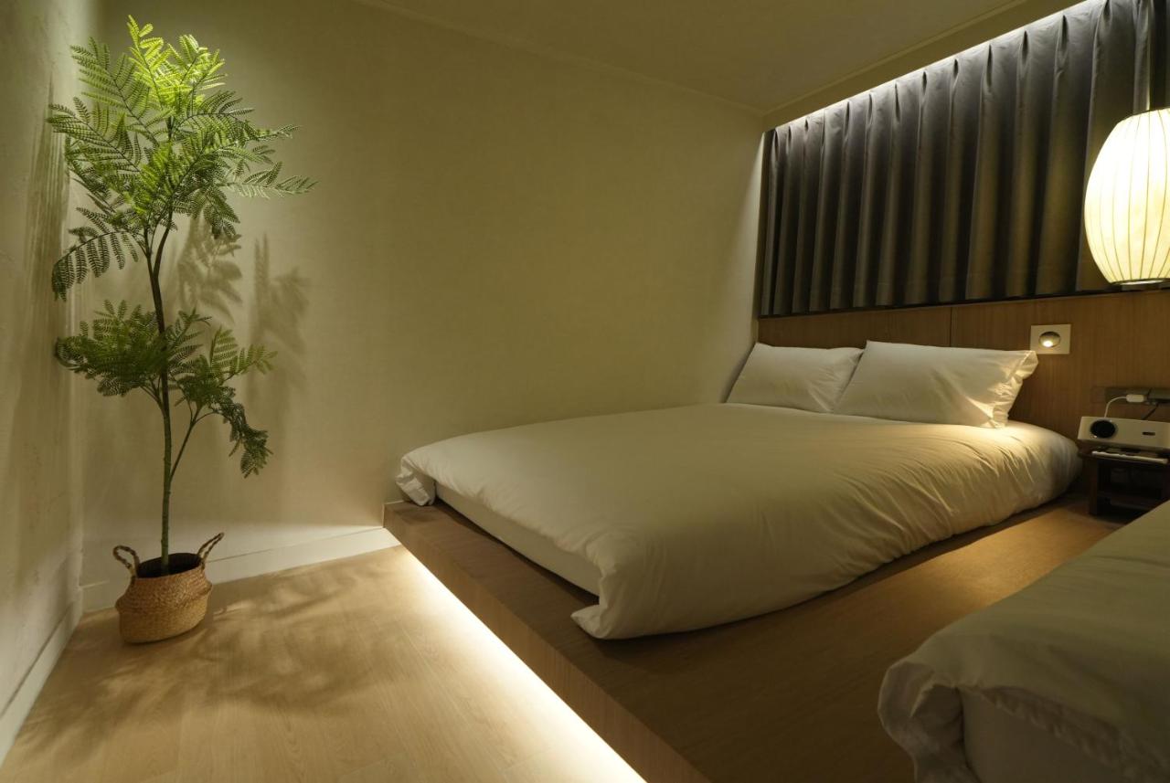 Maril Ro Hongdae - 2