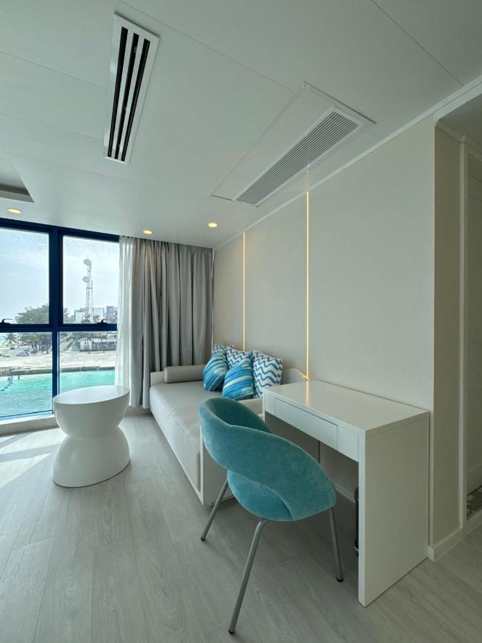 Rise & Shine Hotel - 4