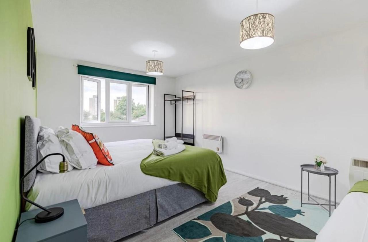 XL modern 1 bedroom apartment