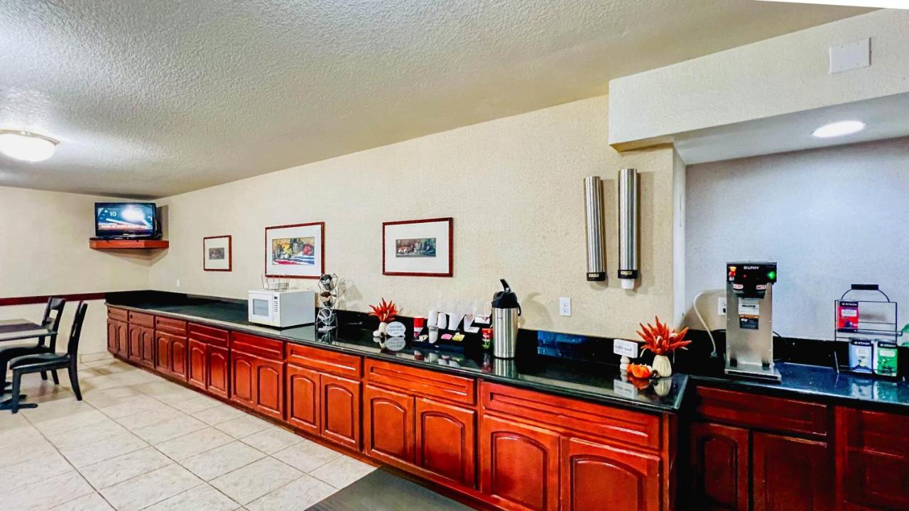 Hospitality Inn — photo 10
