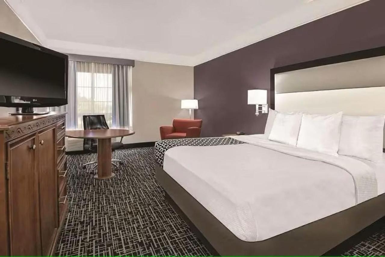 Woodland Inn & Suites — photo 15