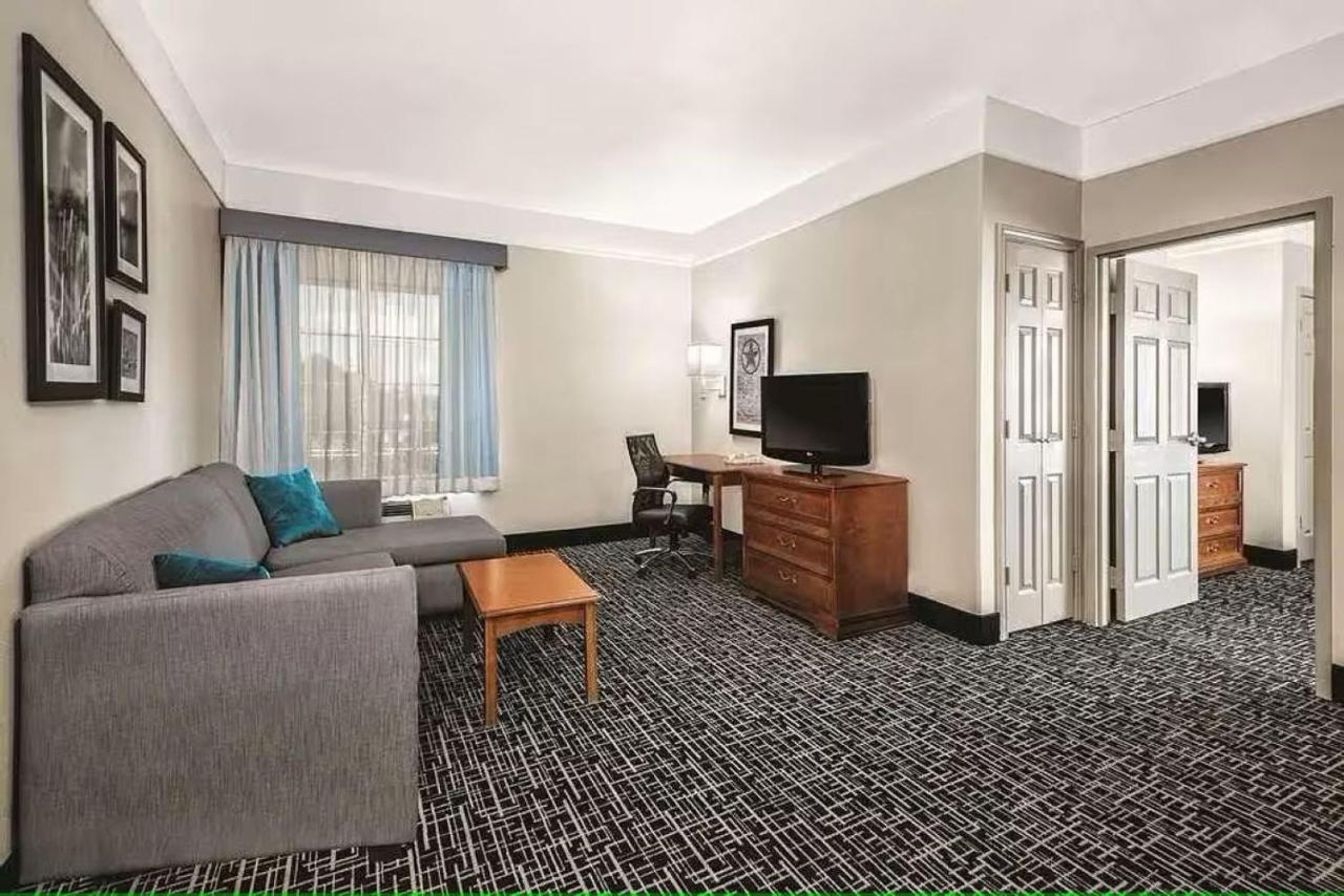Woodland Inn & Suites — photo 19
