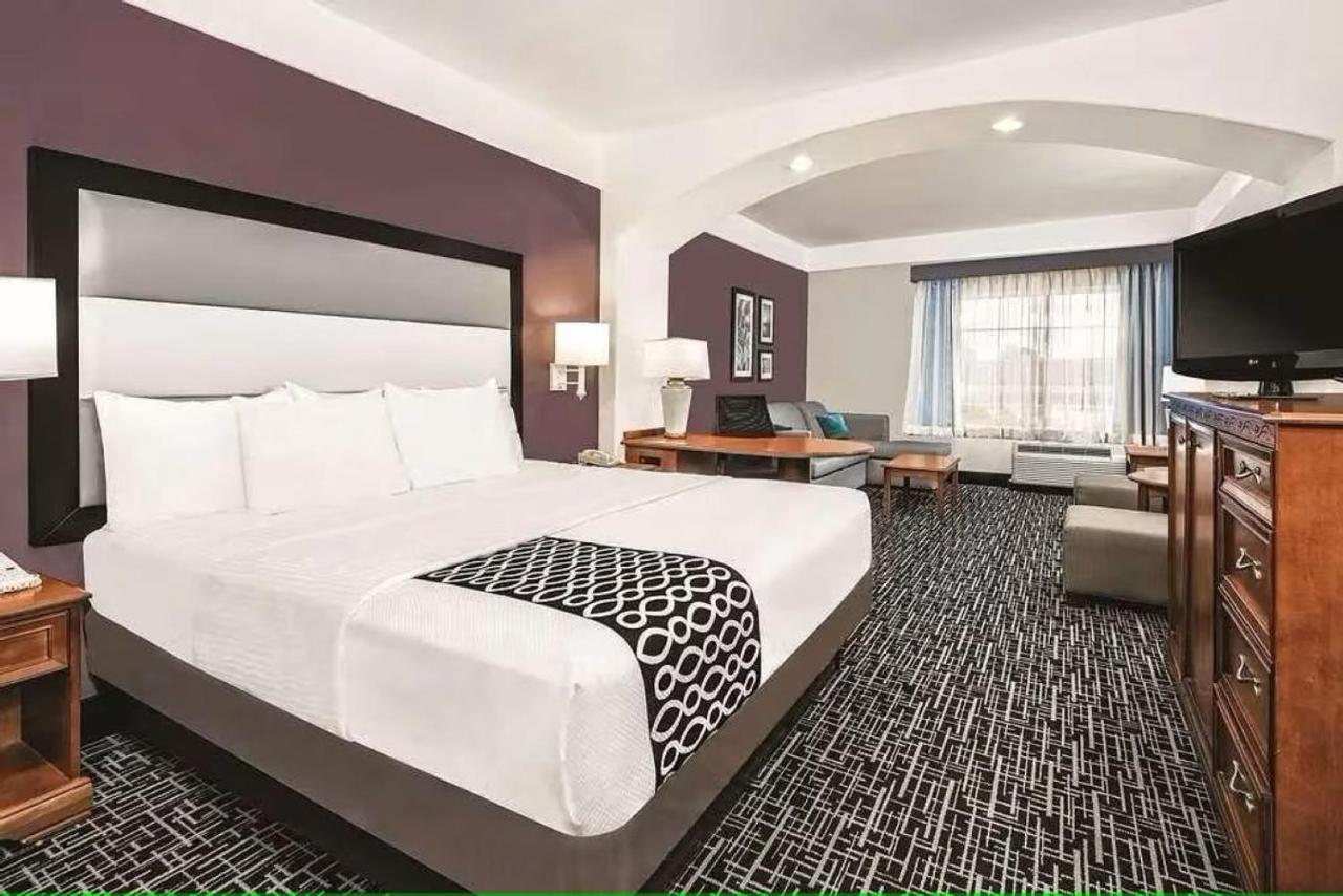 Woodland Inn & Suites — photo 21