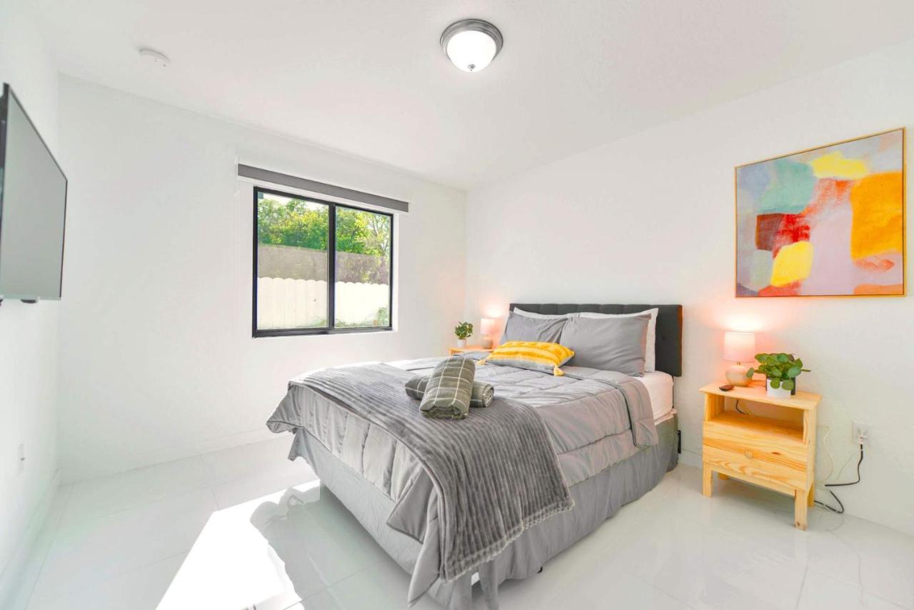 Prime Location Duplex with Free Parking - 2