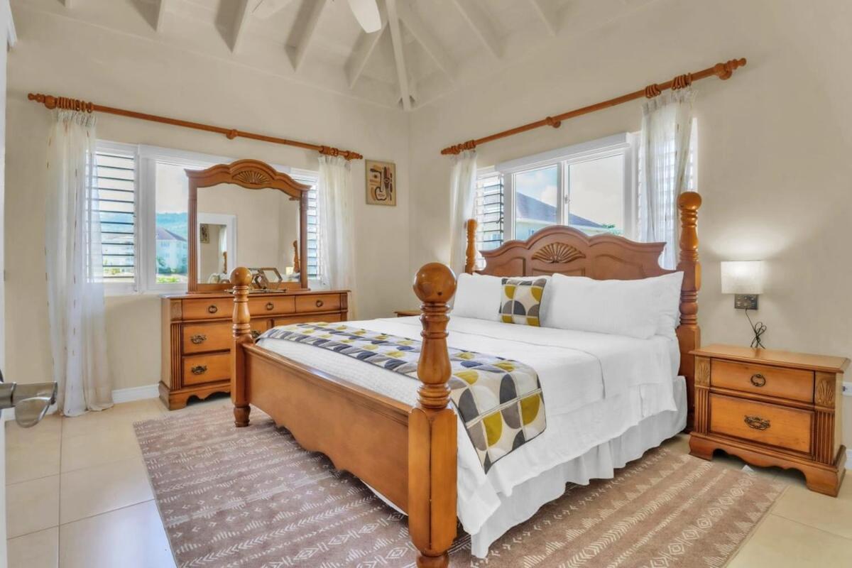 Signature Stay at the Fern - 2