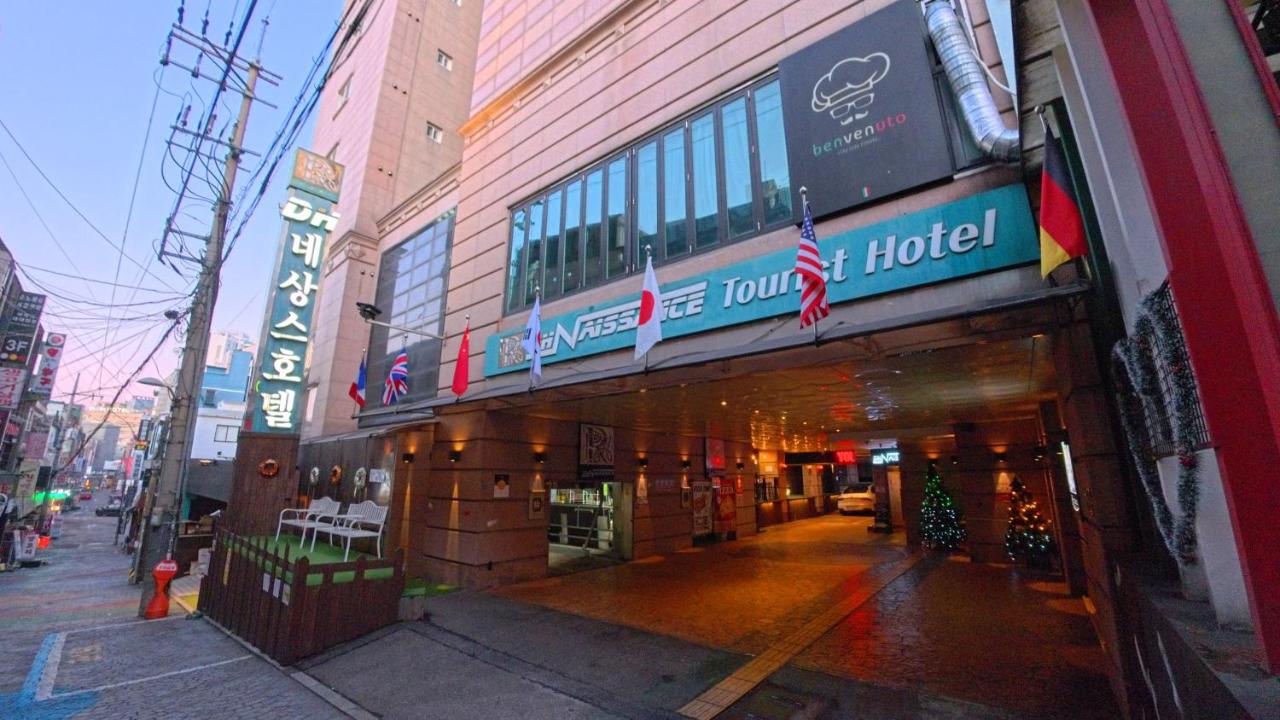 Friendly DH Naissance Hotel by Mindrum Group - 4