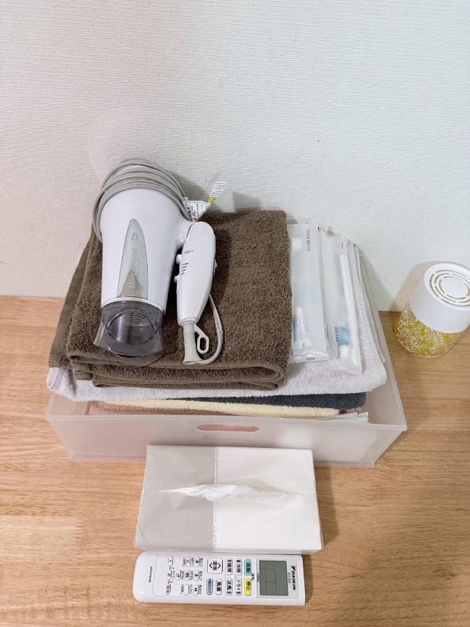 Wide bright room with three beds! - 5