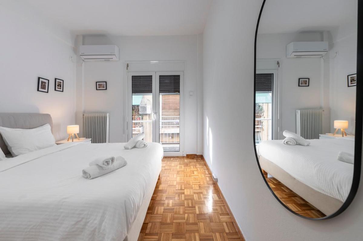 Colorful Koukaki Apartment Near the Acropolis - 2