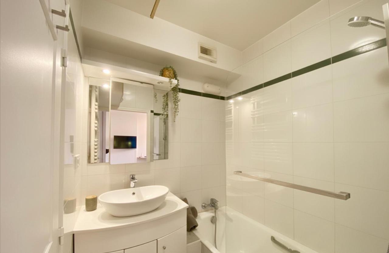 Tour Eiffel Passy Quai de Seine Paris - 3