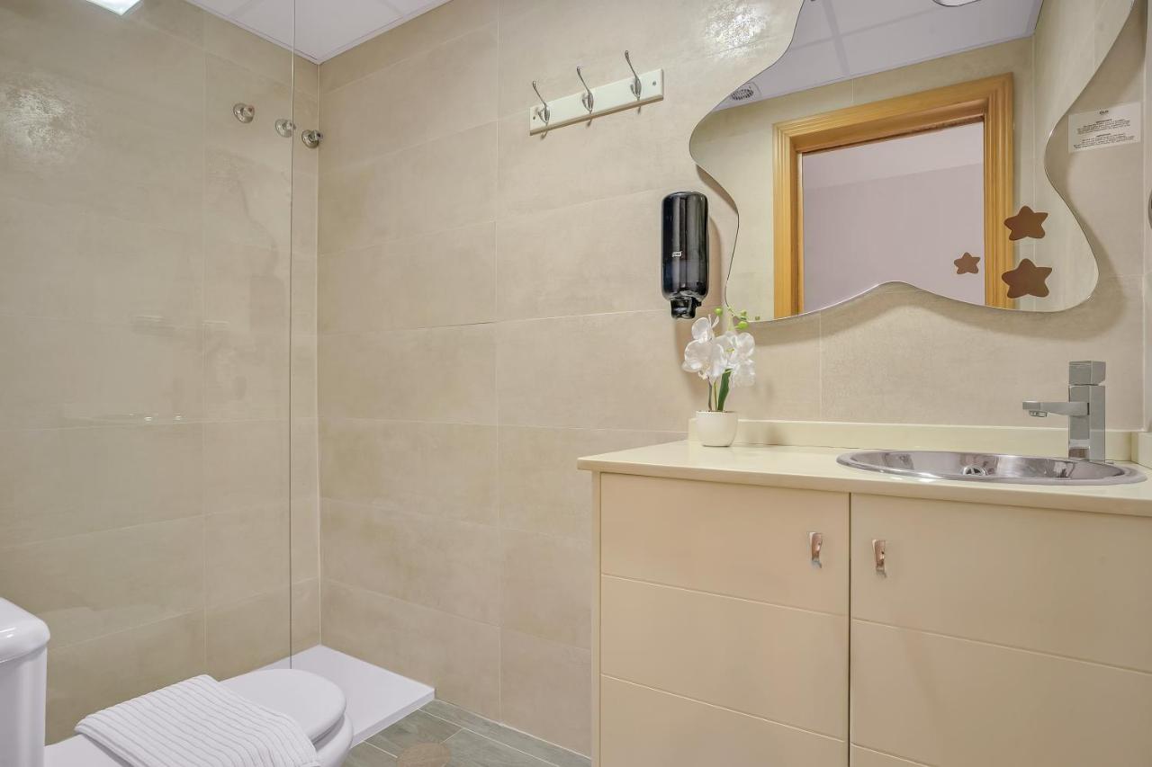 Larios Steps Apartment II by ELE Apartments - 3