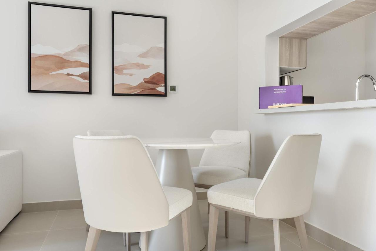 Silkhaus Vacation Homes Premier 1BR in Yas Island in Yas Golf Collection - 5