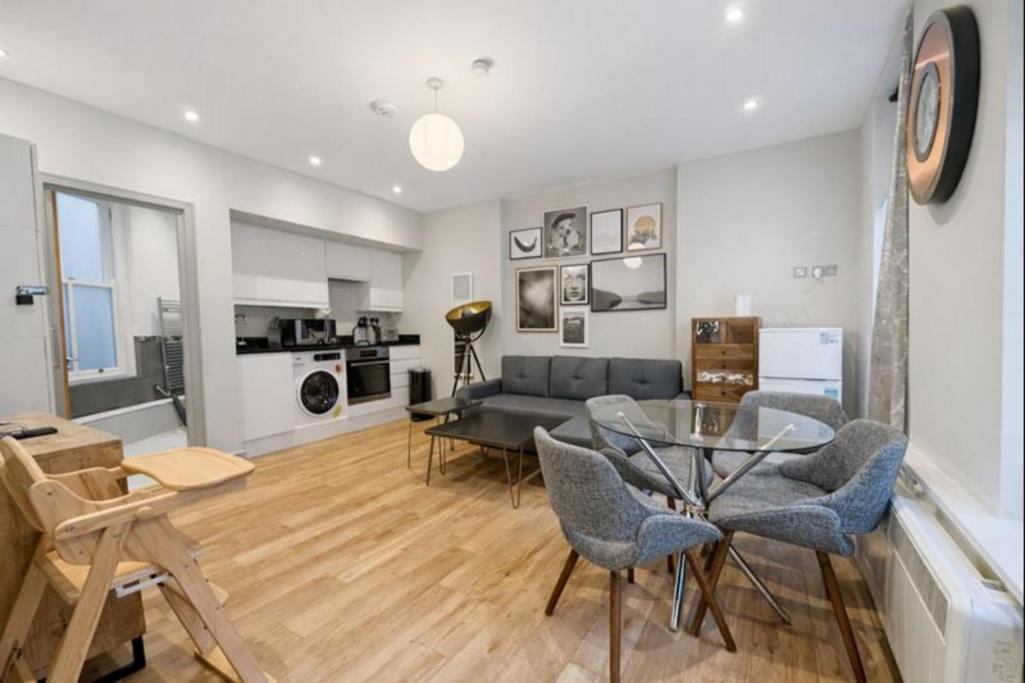 Central Mayfair 1 Bedroom Apartments 33SGG no lift