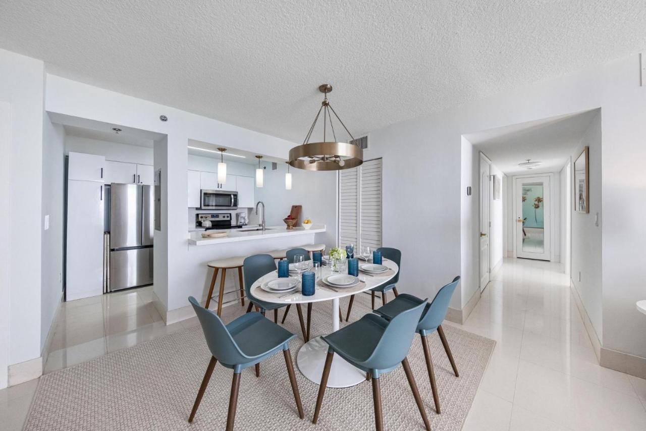 Prime Location Condo - Free Parking - 5