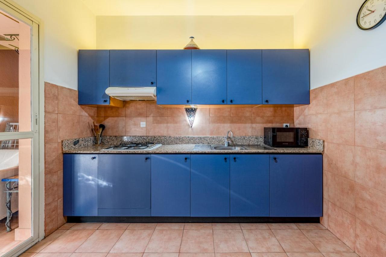 Bright & Cozy Appt with Exclusive Private terrace - 4