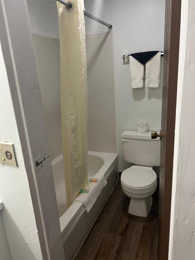 Prospector Motor Lodge — photo 15
