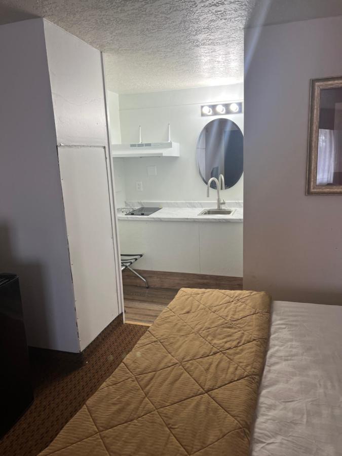 Prospector Motor Lodge — photo 14