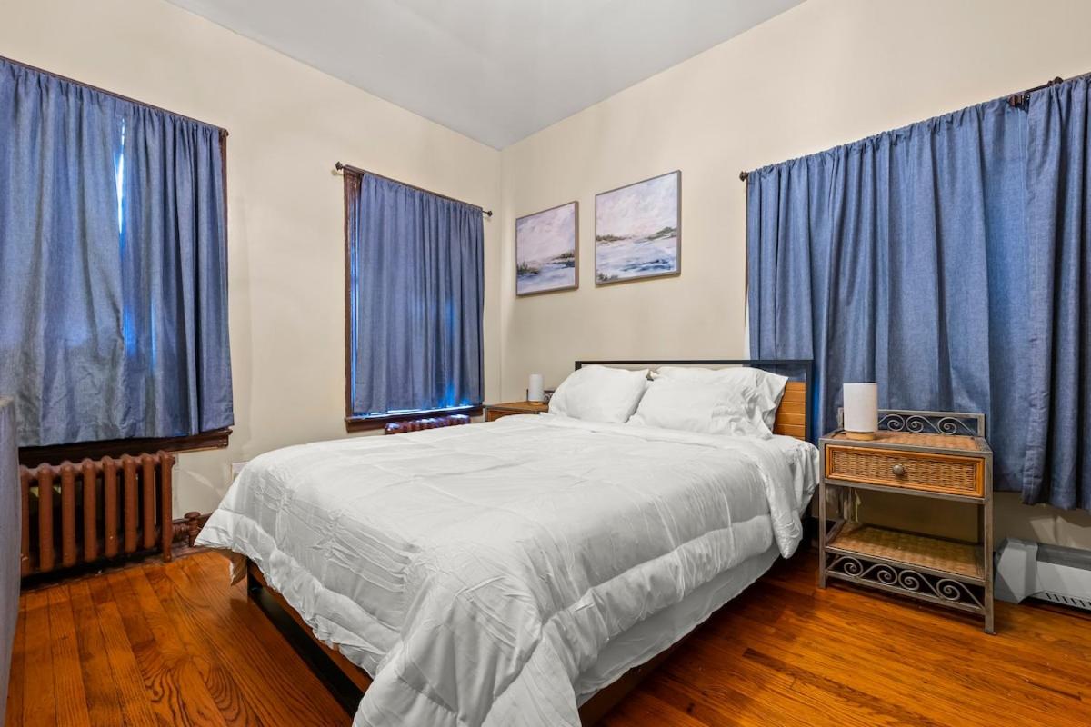 Massive NYC House with Pool Table - 2