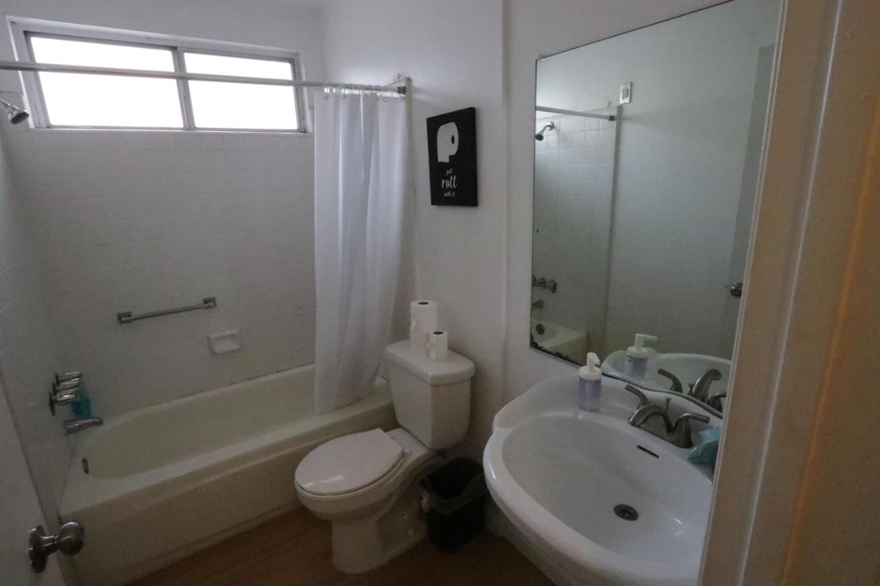 3 beds Apart in Beverly Hills Neighborhood - 5