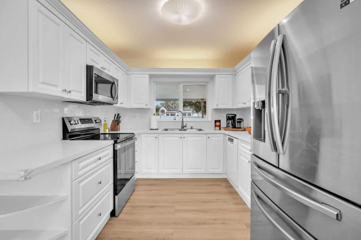 Tropical Park Oasis Peaceful Miami Family Home - 2