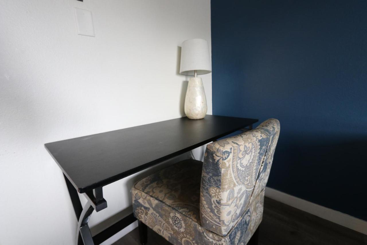 Nice Queed bed apt in Beverly Hills neighborhood - 2