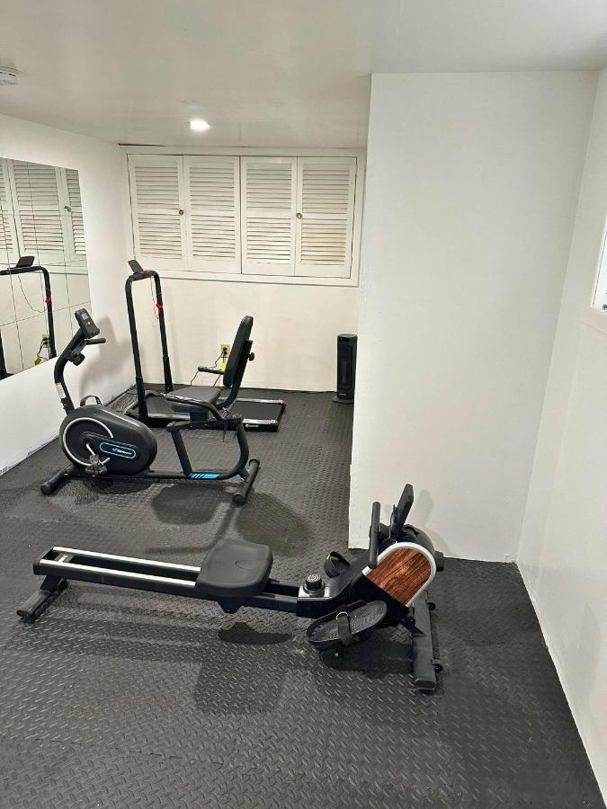 Family Villa Close to NYC Attractions and Airport - 5