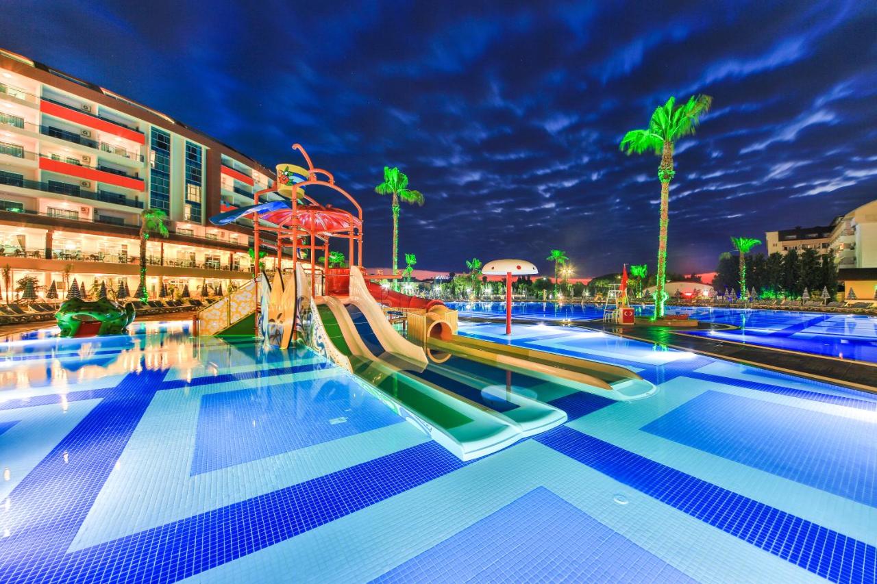 Heated swimming pool: Lonicera Resort & Spa Hotel - Ultra All Inclusive