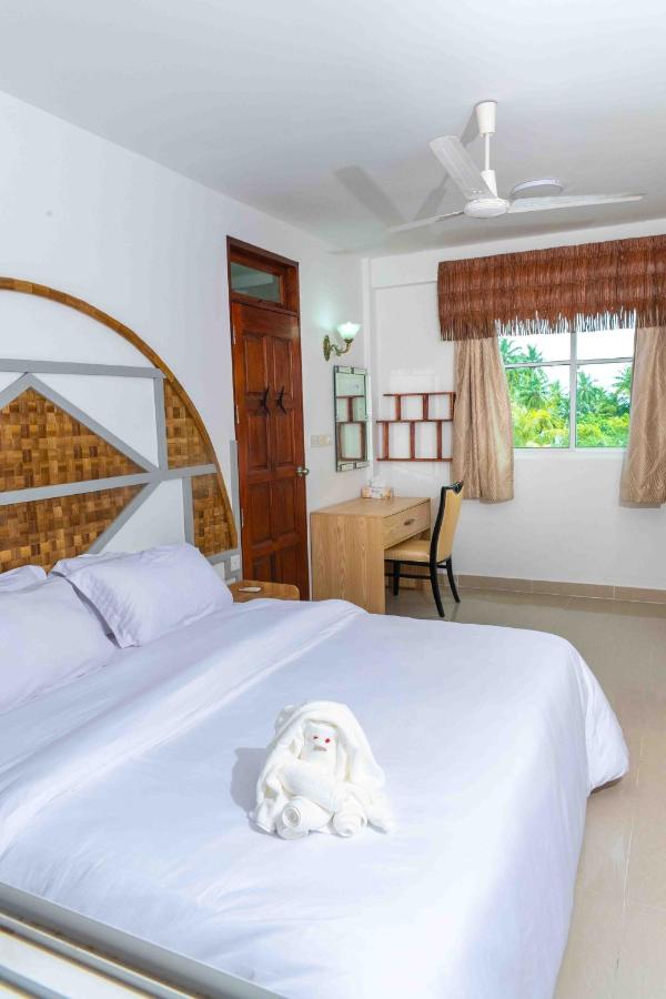 Hithaa Inn at Baa Atoll - 2