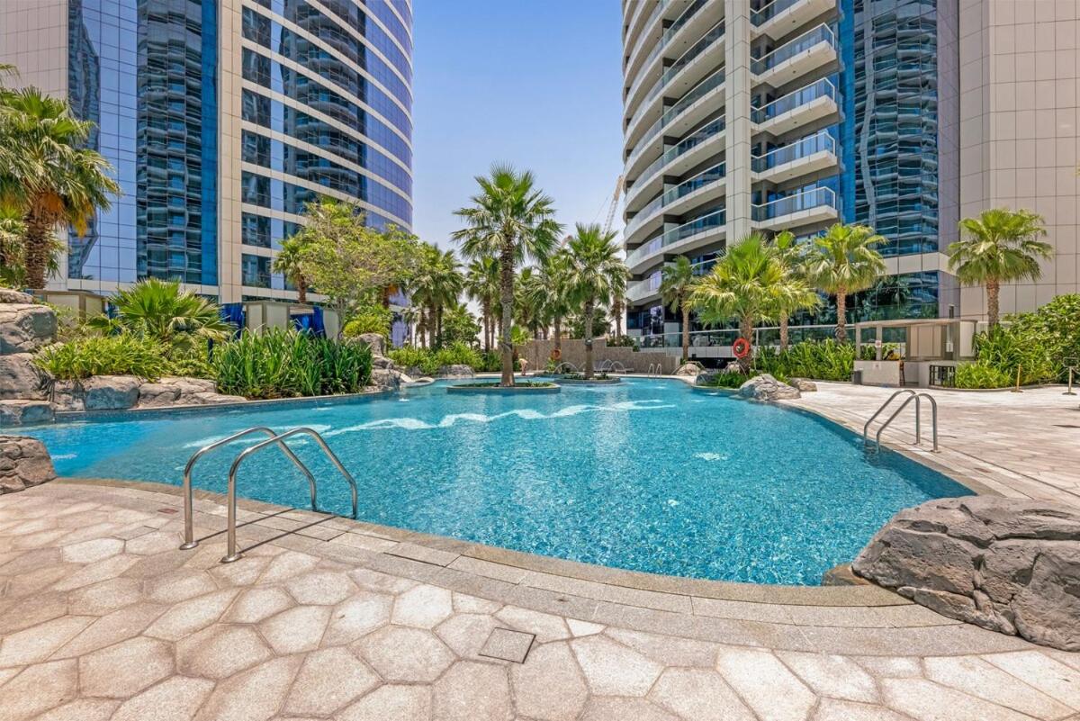 Burj Khalifa View - Luxurious 1BHK in Business Bay - 4